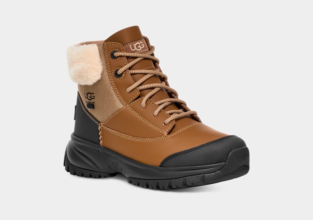 Botas Ugg Yose Fluff V2 Mujer Marrones | Argentina OBLUKGM-23