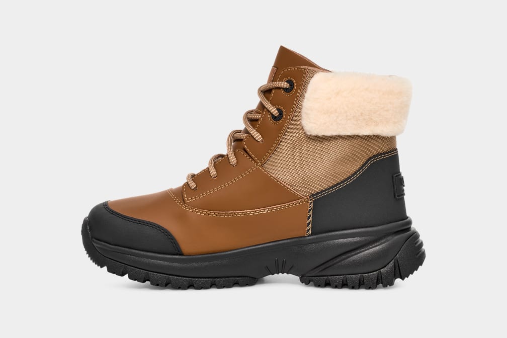 Botas Ugg Yose Fluff V2 Mujer Marrones | Argentina OBLUKGM-23