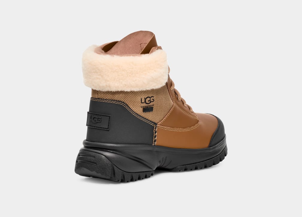 Botas Ugg Yose Fluff V2 Mujer Marrones | Argentina OBLUKGM-23